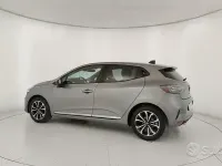 Usata Renault Clio V Techno 91 CV (66 kW) 2024 Grigio Berlina