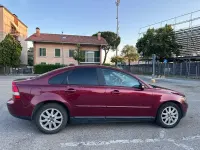 Usata Volvo S40 Kinetic 125 CV (91 kW) 2005 Rosso Berlina