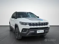 Usata Jeep Compass Trailhawk 179 CV (131 kW) 2023 Bianco / tetto nero SUV