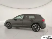 Nuova VW Golf VIII R-line Plus 150 CV (110 kW) 2026 Grenadill black metallizzato Berlina