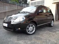 Usata Lancia Ypsilon 69 CV (50 kW) 2012 Nero masaccio Utilitaria