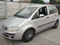 Usata Fiat Idea Dynamic 95 CV (69 kW) 2012 Argento Monovolume