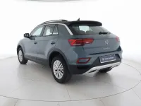 Usata VW T-Roc Life 150 CV (110 kW) 2022 Petroleum blue metallizzato deep black perlato SUV