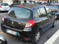 Usado Renault Clio II 68 CV (50 kW) 2009 Negro Berlina