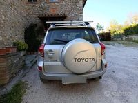 Usata Toyota RAV4 136 CV (100 kW) 2006 Grigio SUV