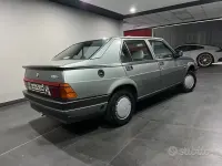 Usata Alfa Romeo 75 110 CV (80 kW) 1986 Verde Berlina