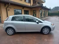 Usata Fiat Punto Easy 69 CV (50 kW) 2012 Grigio Utilitaria