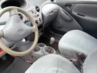 Usata Toyota Yaris 2000 Nero Utilitaria