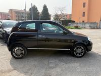 Usata Lancia Ypsilon 60 CV (44 kW) 2009 Nero Utilitaria