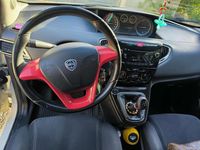 Usata Lancia Ypsilon Gold 95 CV (69 kW) 2012 Bianco Utilitaria