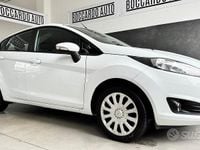 Usata Ford Fiesta Titanium 75 CV (55 kW) 2014 Bianco Utilitaria