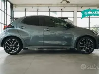 Nuova Toyota Yaris Hybrid 92 CV (67 kW) 2026 Grigio Berlina