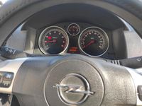usata Opel Astra SW 2007 benzina gpl con gancio traino