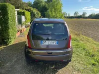 Usata Lancia Musa 95 CV (69 kW) 2008 Marrone Monovolume