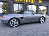 Usata Porsche Boxster 220 CV (161 kW) 2001 Grigio Cabrio