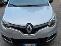 Usado Renault Captur 120 CV (88 kW) 2017 Gris SUV