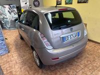 Usata Lancia Ypsilon 60 CV (44 kW) 2010 Beige Utilitaria