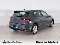 Usata VW Golf VIII Life 116 CV (85 kW) 2025 Grigio Utilitaria