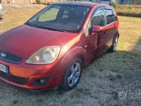 Usata Ford Fiesta 68 CV (50 kW) 2008 Arancione Utilitaria