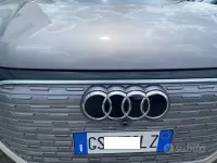 Käytetty Audi Q4 e-tron Advanced 150 kW (204 HP) 2023 Harmaa Katumaasturi