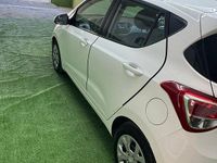 Usata Hyundai i10 67 CV (49 kW) 2015 Bianco Utilitaria
