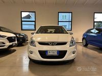 Usata Hyundai i20 Edition 75 CV (55 kW) 2012 Bianco Utilitaria