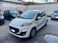 Usata Peugeot 107 68 CV (50 kW) 2012 Bianco Utilitaria