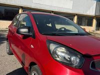 Usata Kia Picanto 68 CV (50 kW) 2012 Rosso Utilitaria