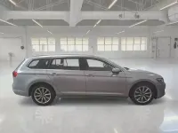 Usata VW Passat Business 122 CV (89 kW) 2023 Grigio Station wagon