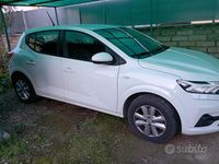 Usado Dacia Sandero Expression 101 CV (74 kW) 2023 Blanco Utilitario