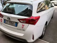 Usata Toyota Auris Hybrid Active 99 CV (72 kW) 2014 Bianco Station wagon