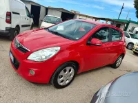 Usata Hyundai i20 Comfort 90 CV (66 kW) 2011 Rosso Utilitaria