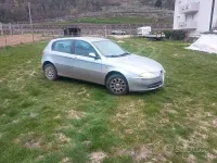 Usata Alfa Romeo 147 105 CV (77 kW) 2001 Grigio Utilitaria