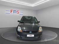 Usata Ford Fiesta Titanium 102 CV (75 kW) 2008 Grigio Utilitaria