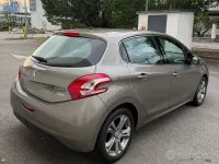 Usata Peugeot 208 Access 68 CV (50 kW) 2014 Marrone Utilitaria