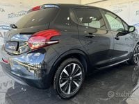 Usata Peugeot 208 Signature Sky 100 CV (73 kW) 2019 Nero Utilitaria