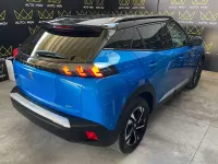 Usata Peugeot e-2008 GT 100 kW (136 CV) 2023 Blu/azzurro SUV
