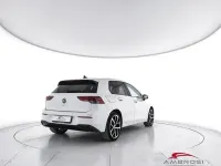 Usata VW Golf VIII Life 110 CV (80 kW) 2021 Bianco Utilitaria