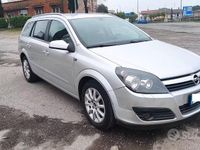 Usata Opel Astra 105 CV (77 kW) 2005 Grigio Station wagon