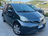 Usata Toyota Aygo 68 CV (50 kW) 2006 Grigio Utilitaria