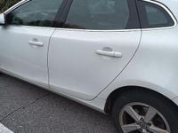 Usata Volvo V40 R-Design Momentum 114 CV (83 kW) 2015 Bianco Berlina