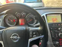 Usata Opel Astra 131 CV (96 kW) 2012 Nero Station wagon