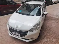 Usata Peugeot 208 68 CV (50 kW) 2013 Bianco Utilitaria