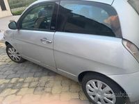 Usado Lancia Ypsilon 75 HP (55 kW) 2011 Prateado Citadino