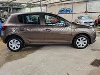 Usata Dacia Sandero Lauréate 75 CV (55 kW) 2018 Marrone Utilitaria