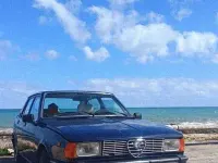 Usata Alfa Romeo Giulietta 109 CV (80 kW) 1986 Blu/azzurro Berlina