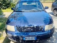 Usata VW Passat 116 CV (85 kW) 2000 Blu Station wagon