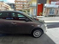 Usata Lancia Ypsilon Gold 69 CV (50 kW) 2017 Grigio Utilitaria