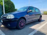 Usata Renault Clio II 58 CV (42 kW) 2000 Blu Berlina
