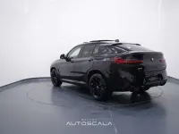 Usata BMW X4 M Sport 190 CV (139 kW) 2024 Saphirschwarz metallizzato SUV